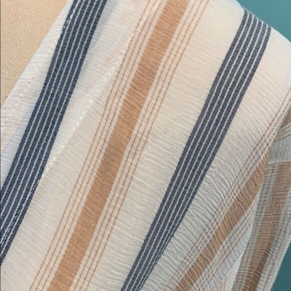 Olivaceous Striped Cropped Blouse - Picture 3 of 4